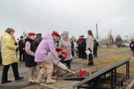 Тотьмичи отдали дань уважения героям-ликвидаторам на митинге, посвящённом 40-летию аварии на Чернобыльской атомной электростанции.