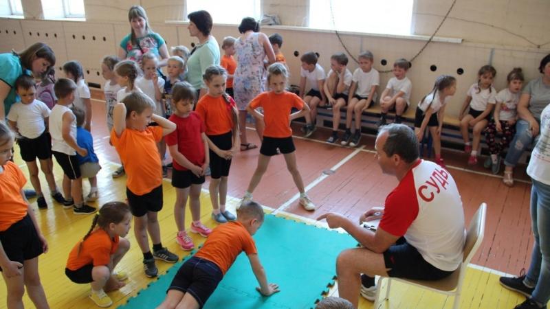 Сегодня сдавали нормы ГТО воспитанники детских садов.