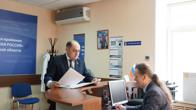 Депутаты-волонтёры