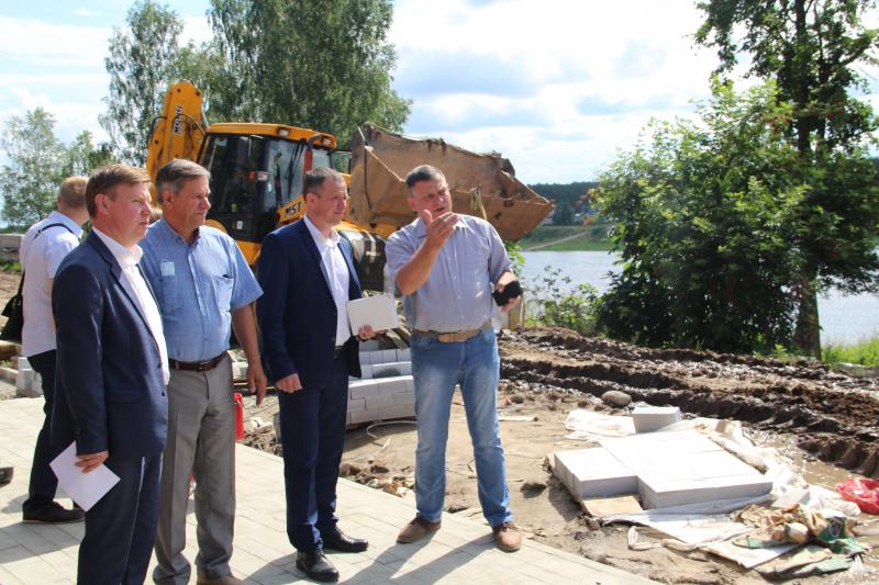 Депутаты Законодательного Собрания Вологодской области и представители общественных организаций контролируют поручения губернатора