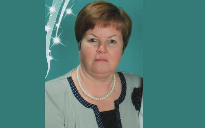45 лет сеет разумное, доброе, вечное педагог Верхнетолшменской школы Елена Скорюкова.