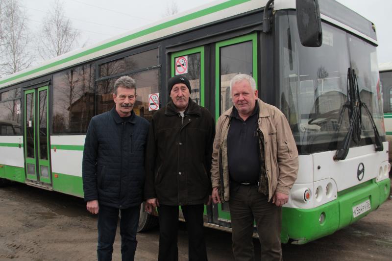 В Тотемском ПАТП работают специалисты с большим стажем. Владимир Рыжов, Василий Соболев и Юрий Елисеев - ветераны труда федерального значения.