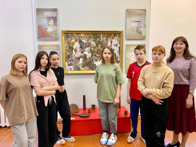 В Тотемском краеведческом музее открылась выставка «Художники и война»