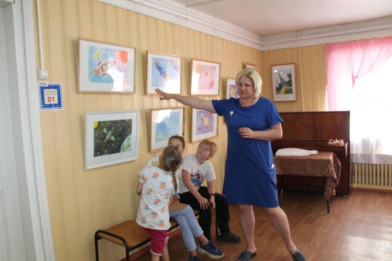 На 53-й сессии Законодательного Собрания области депутаты единогласно поддержали пакет законопроектов, инициированных губернатором Георгием Филимоновым. Принятые решения направлены на укрепление кадрового потенциала в сфере образования, а также поддержку молодых семей.