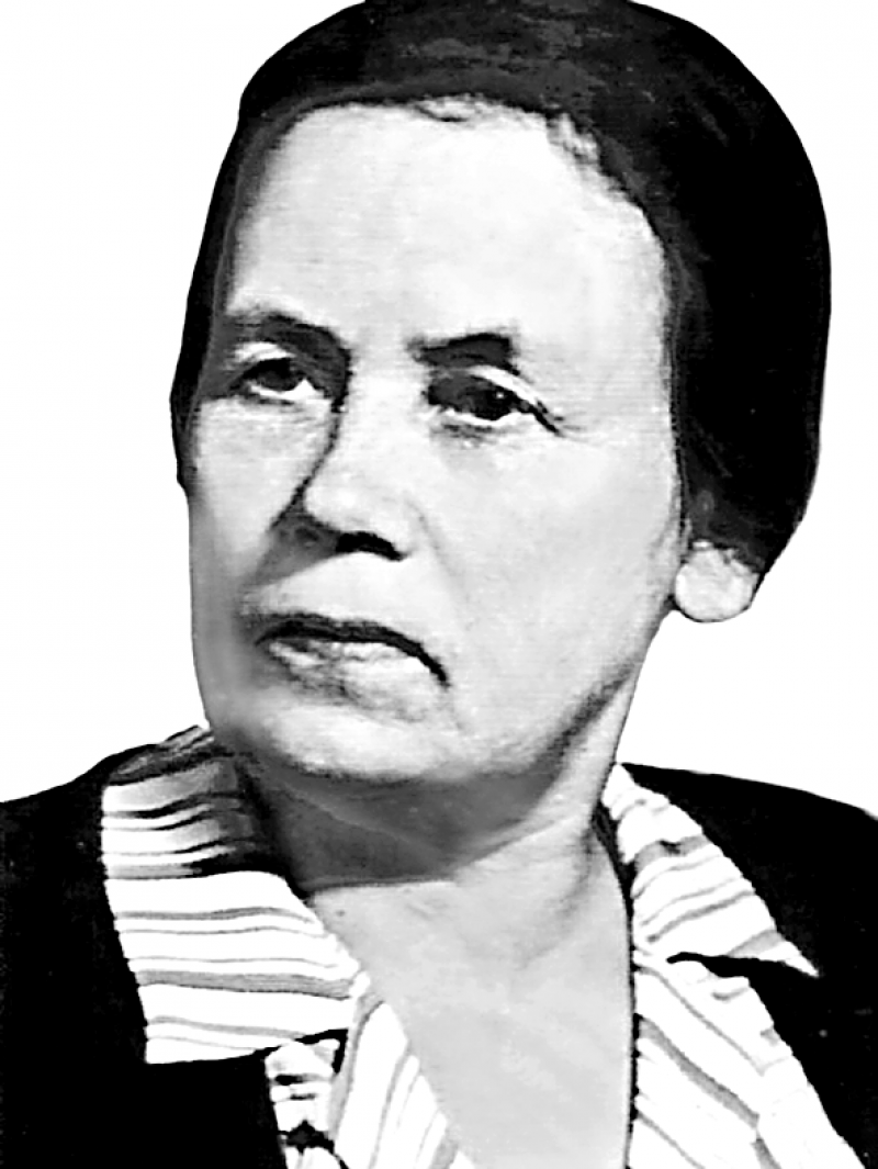 Галина ЧИСТОВА - уроженка города Гусь-Хрустальный Владимирской области. После окончания 1-го Московского медицинского института отправилась на Дальний Восток, чтобы служить людям. Судьба оказалась переменчивой, но неизменным оставалось призвание женщины – врачевать и помогать.