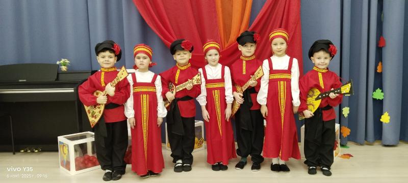 Праздник детского творчества, посвящённый преданности Отечеству, объединил более 130 юных артистов.