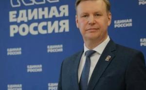 Сергей Леонидович Селянин, глава Тотемского муниципального округа с 2012 года. Трудовая биография в администрации — с 1997-го. Дважды проходил обучение по программам подготовки управленческих кадров. С 2026 года возглавляет Совет муниципальных образований Вологодской области.