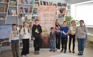 В Центральной библиотеке имени Николая Рубцова состоялась творческая мастерская «Стихи на ладошках».