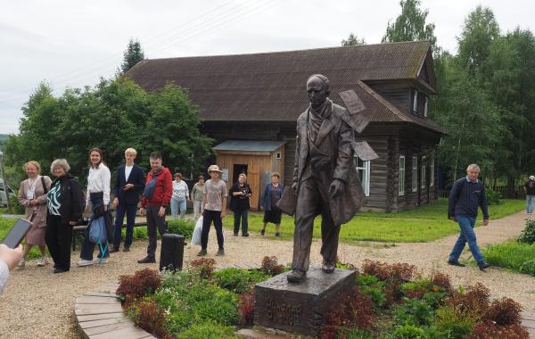 Праздник на Толшме, посвящённый памяти поэта Николая Рубцова, собирает на его духовной родите – в селе Никольском – людей со всех волостей.