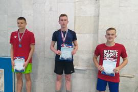 Арсений Слободин (крайний справа)