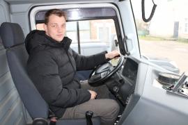 У Даниила ПОМЕЛОВА водительский стаж относительно небольшой – семь лет, но учитывая наличие всех категорий, кроме «А», его ответственность, исполнительность, можно уверенно сказать, что парень – находка для предприятия.